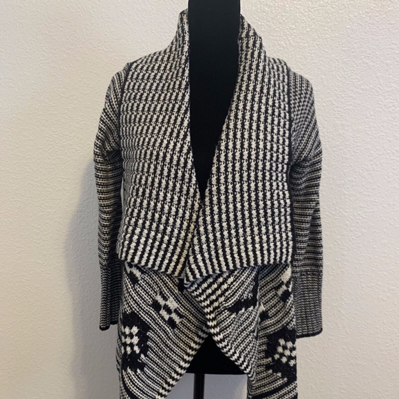 Gap Fashions Black & White Geometric Knit Open Collar Cardigan Woman's Size XS - Picture 1 of 12